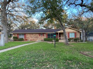310 Wildwood Dr, Fredericksburg, TX 78624