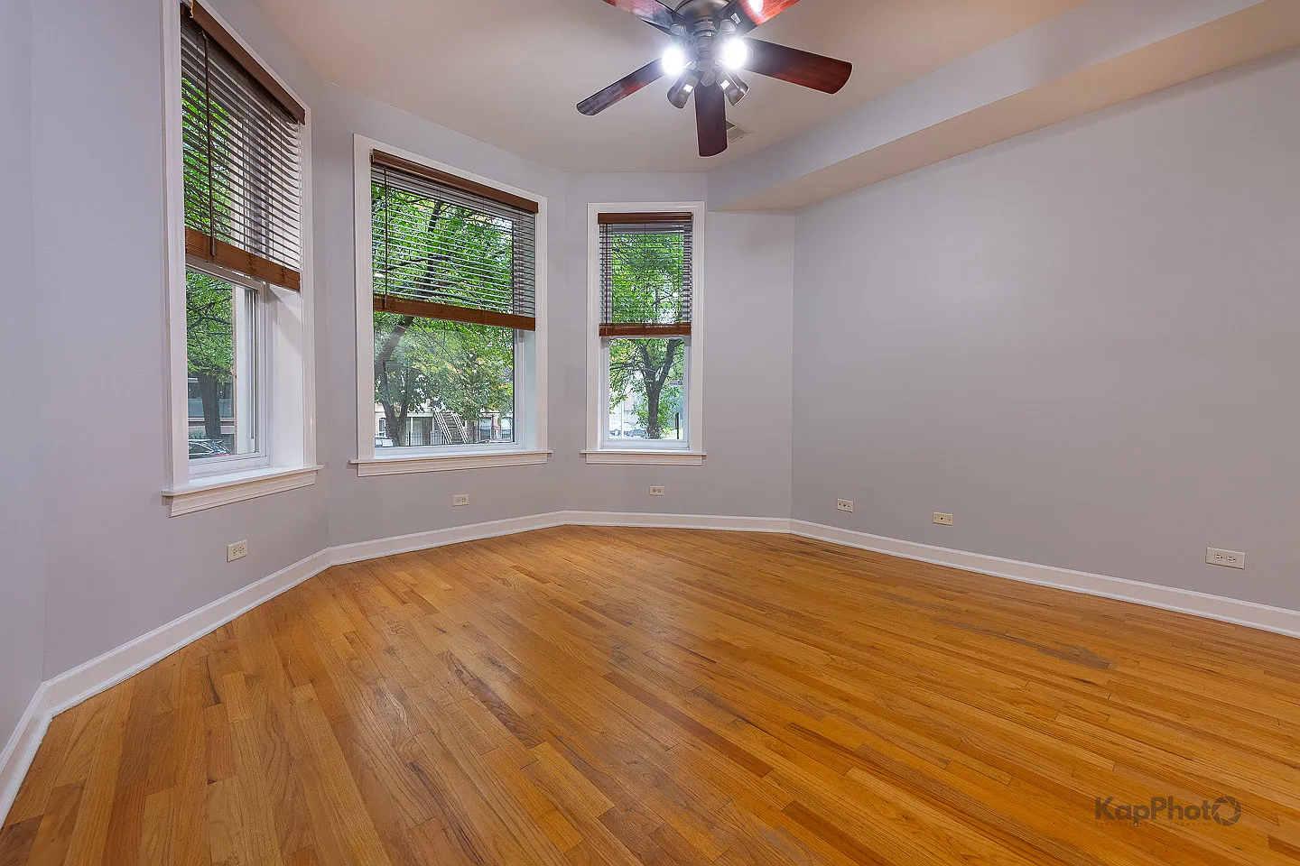 2 bed, 1000 sqft, $2,200 — Photo 1
