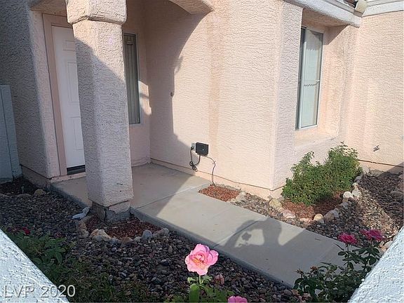 2nd image of 2522 Cortina Ave
