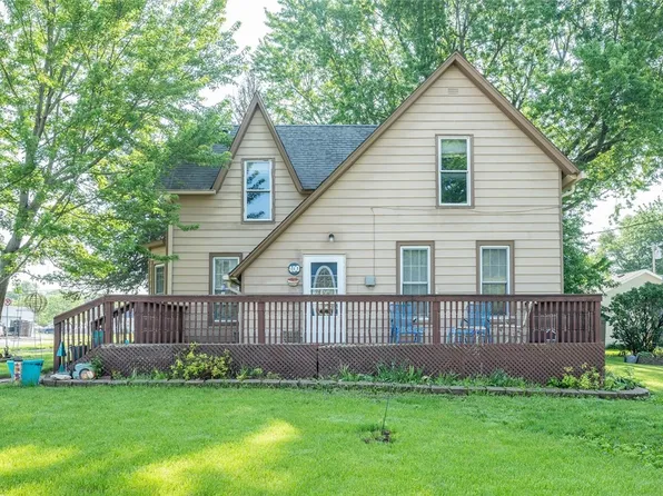 400 S 1st St, Indianola, IA 50125