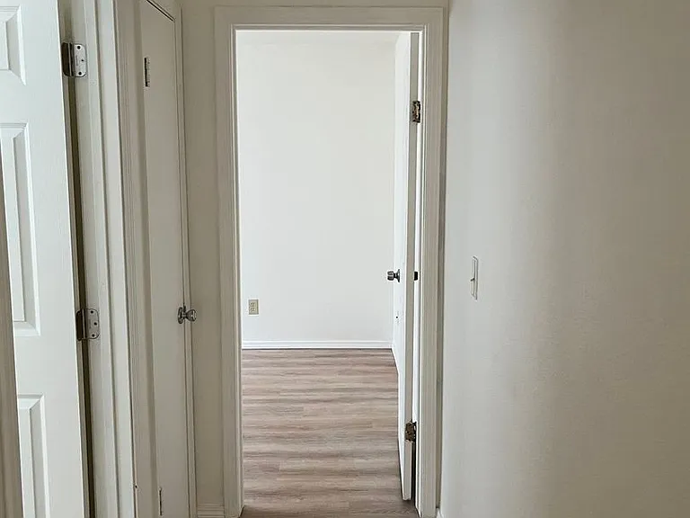 1033 Pacific Ave — Photo 7