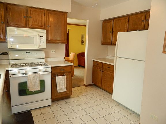 5th image of 2031 Queensbury Ct