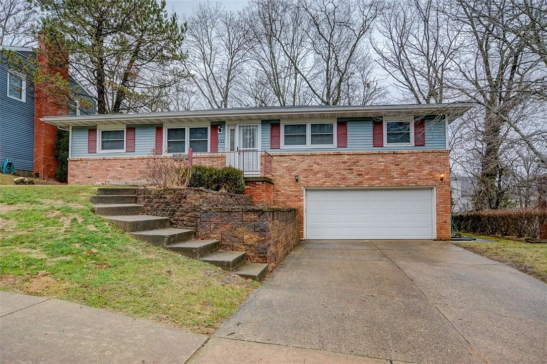 131 Point Bluff Dr photo 1