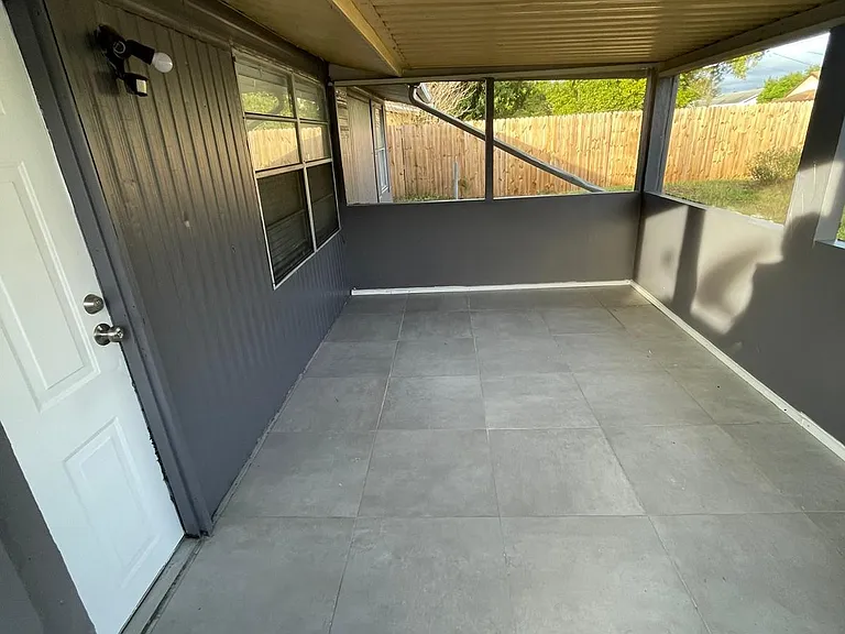 2245 Everett St — Photo 15