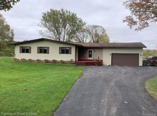 2349 Fisk Rd, Howell, MI 48843