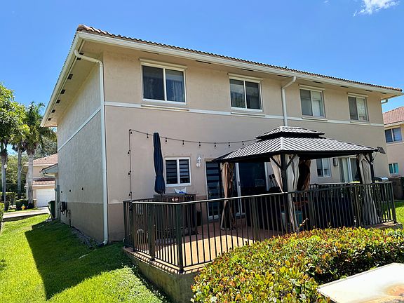 4th image of 4901 Palm Garden Ln