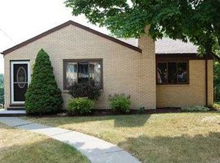155 E Wedgewood Dr, Pittsburgh, PA 15229