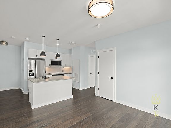 3rd image of 54 Auburn St #400