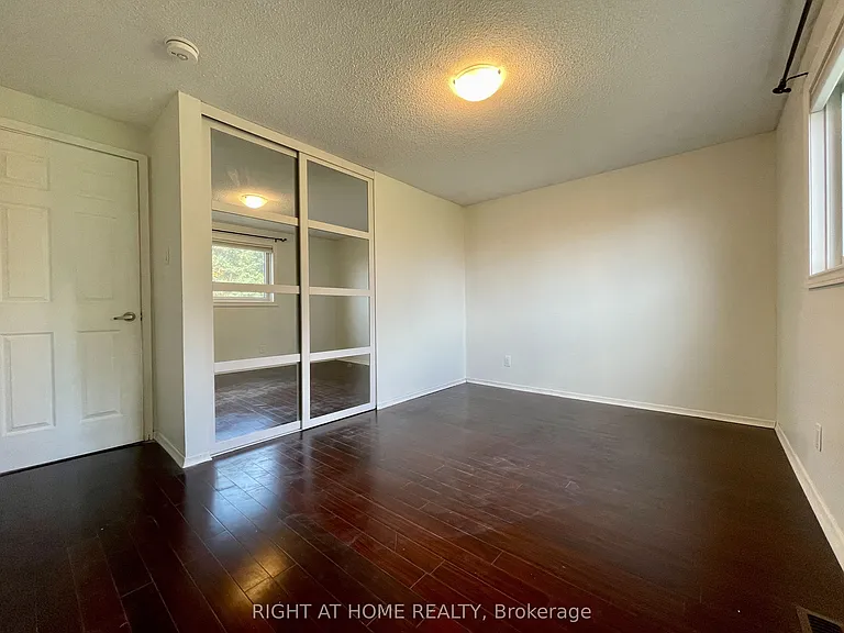 183 Autumn Hill Cres #UPPER — Photo 25