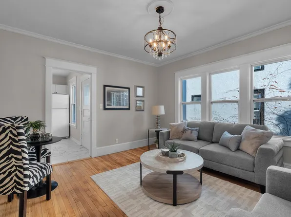 673 Jessamine Ave E, Saint Paul, MN 55106