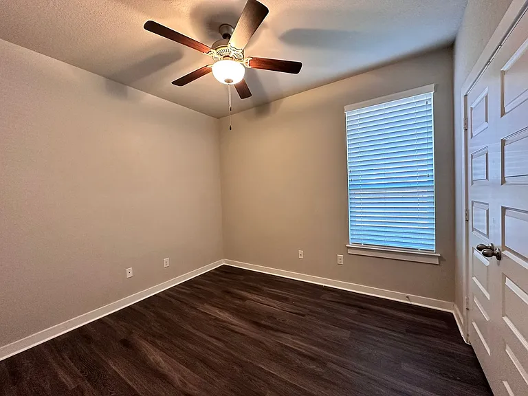 371 Creekside Curv — Photo 15