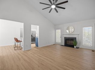 9 Petersburg Pl, Durham, NC 27703