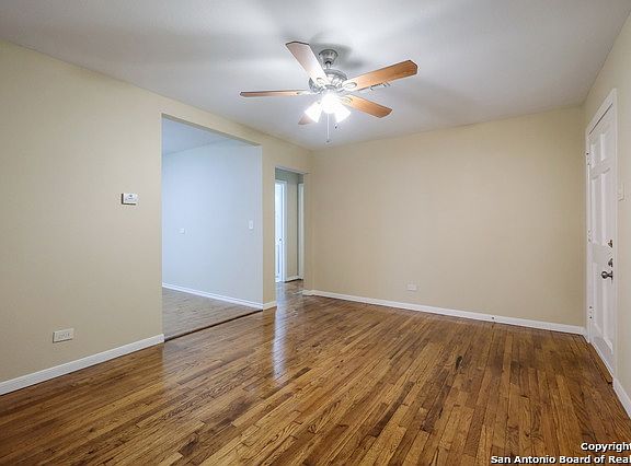 3rd image of 307 Bradford Ave