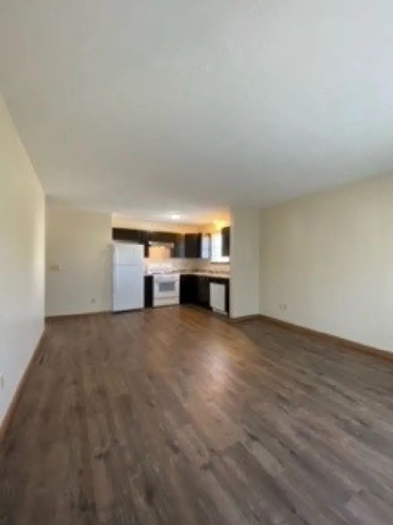 213 Stonewall Court — Photo 2