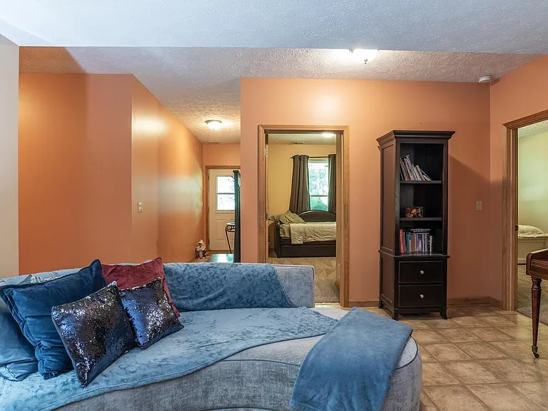 1106 W Countryside Ln — Photo 25