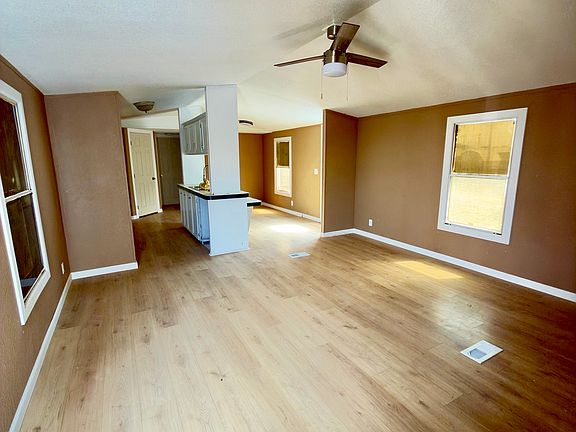 3rd image of 111 W Frey Ave