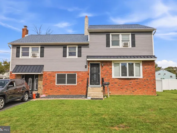 379 Kalmia St, Warminster, PA 18974