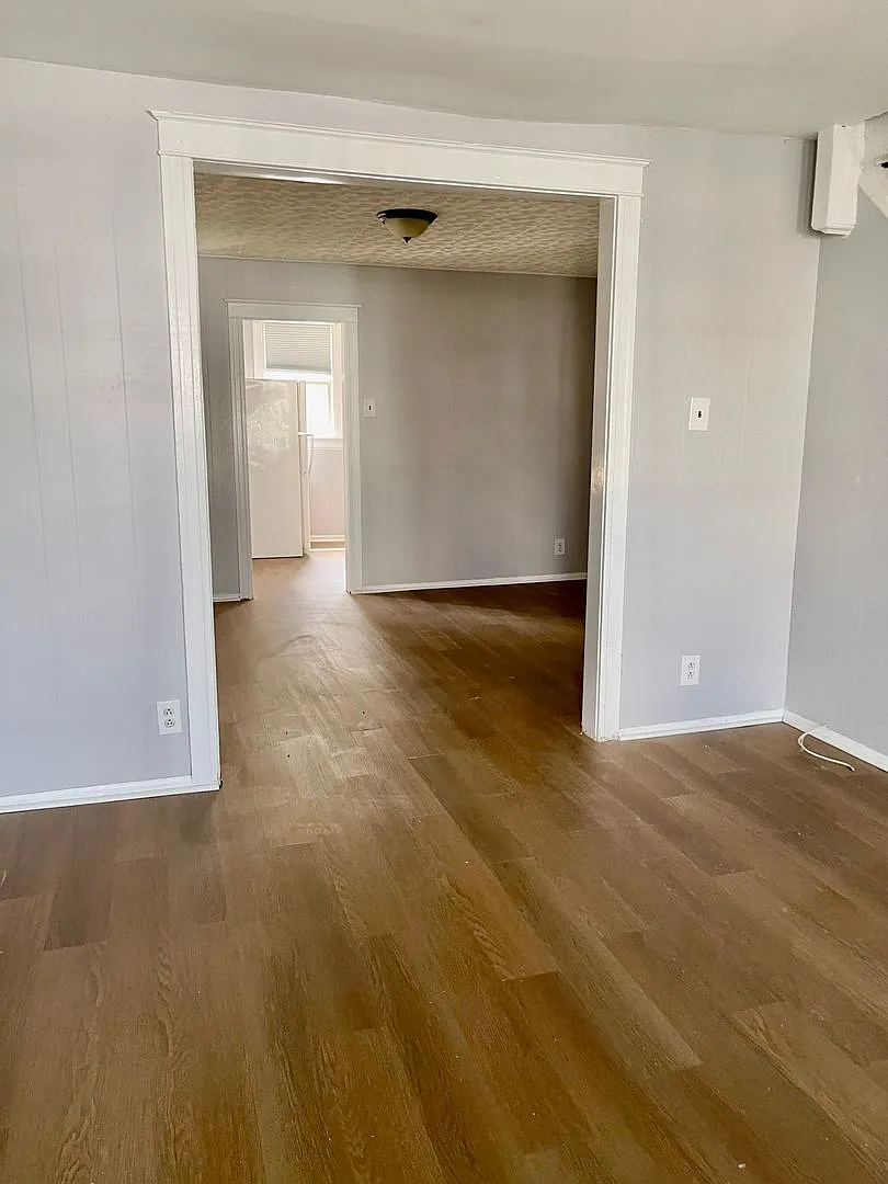 Lovely 3-bedroom townhome near 69th St. — Photo 4