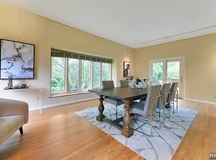 71 Sherwood Rd, Tenafly, NJ 07670