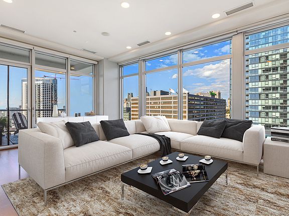 4th image of 333 N Canal St APT 2701