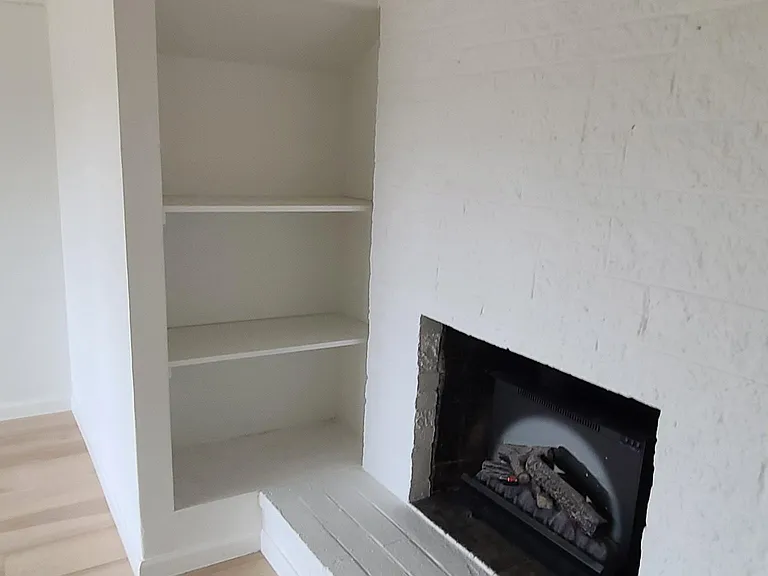 10502 Victory Ln NE #B — Photo 17