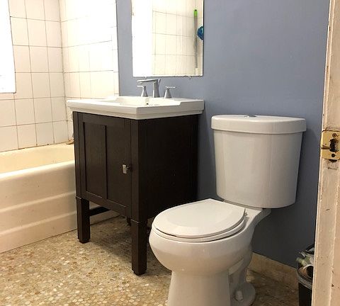 4th image of 6639 N Greenview Ave APT 2