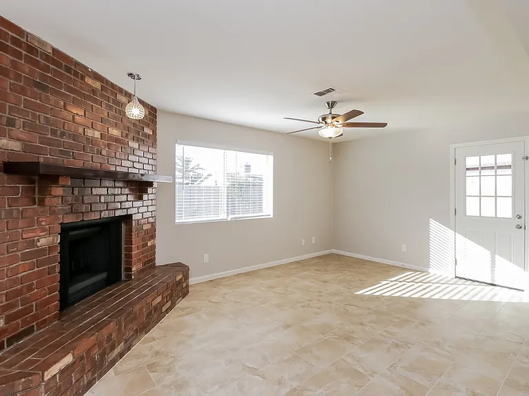 2641 E Isabella Ave — Photo 3