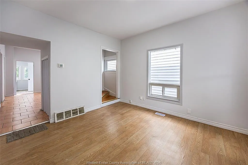 4 bed, $2,000 — Photo 3