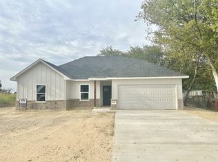 105 W Main St, Rio Vista, TX 76093