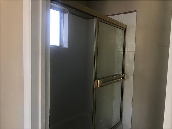5th image of 4404 Leeds Ave
