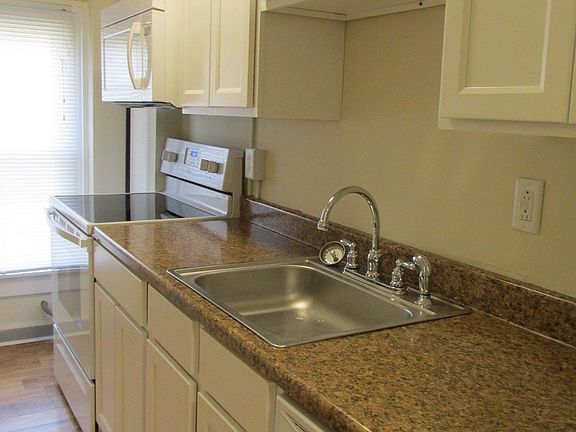 4th image of 376 Chittenden Ave #E