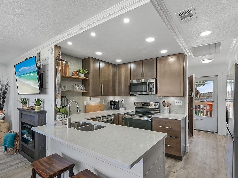 1st image of 775 Gulf Shore Dr #2020