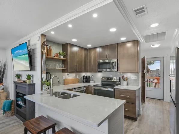 775 Gulf Shore Dr #2020, Destin, FL 32541