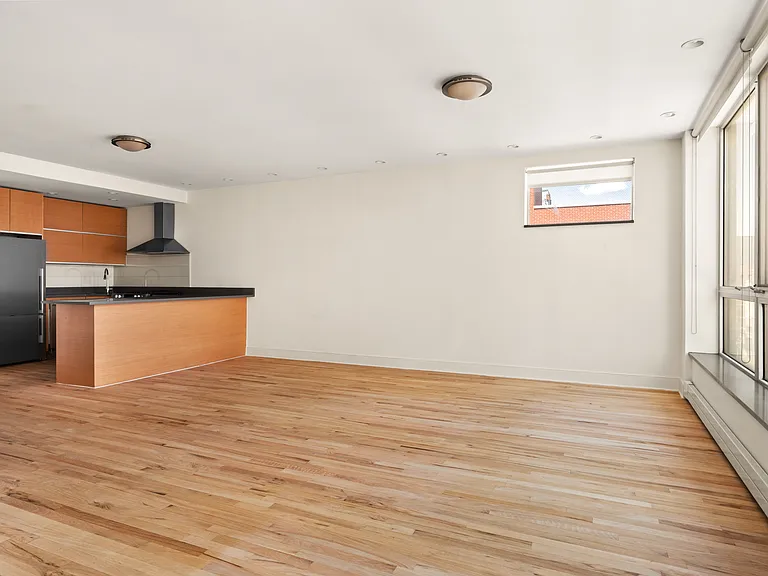 196 Bowery #8 — Photo 2