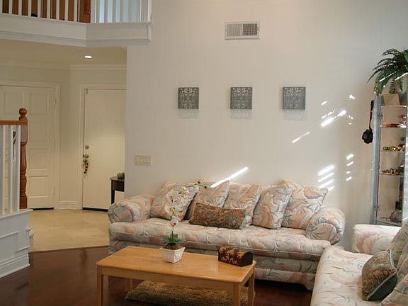 3rd image of 28791 Meadowgrass Dr