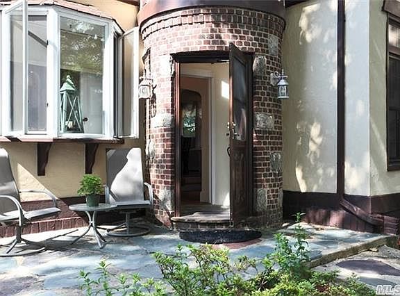 3rd image of 83 Cambridge Ave