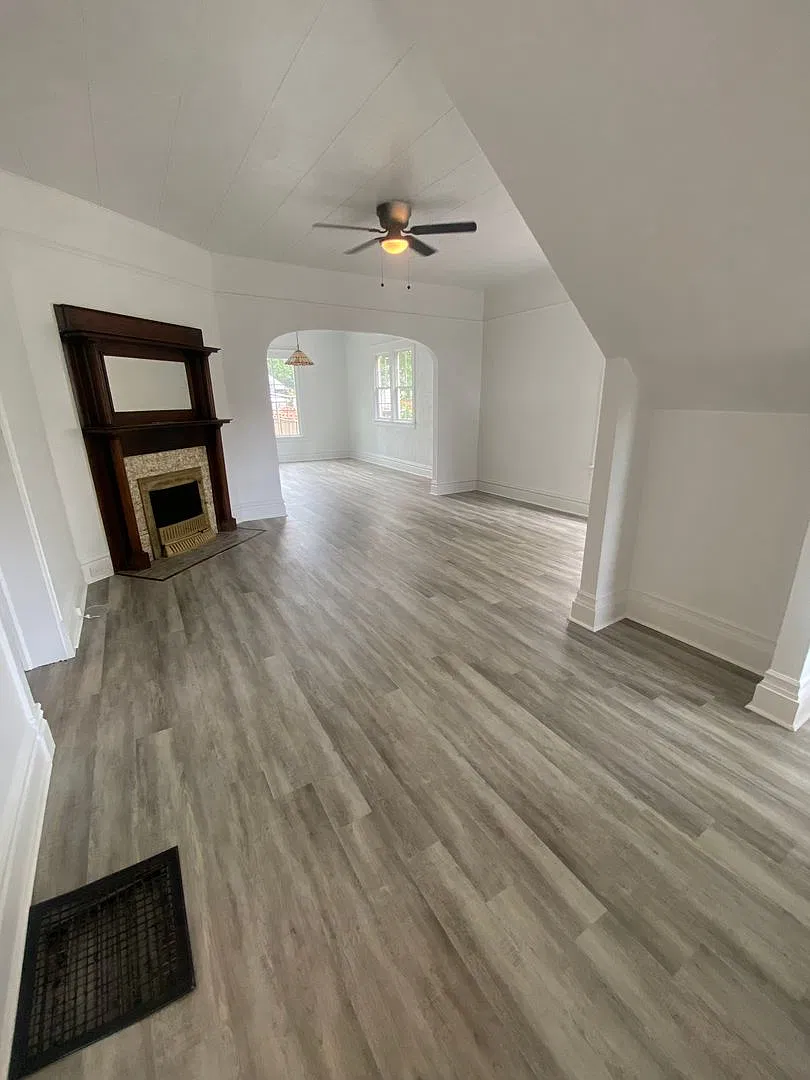 5 Bed 2 Bath House Available JUNE 2027! — Photo 3