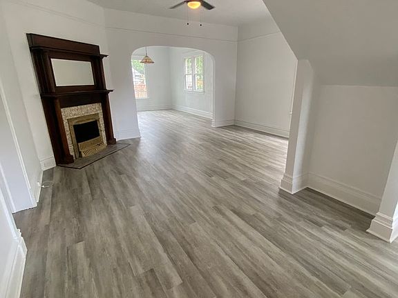 3rd image of 509 E Mission Ave #1