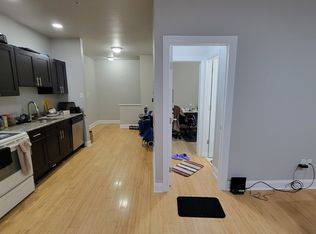 331 N 40th St #1B, Philadelphia, PA 19104