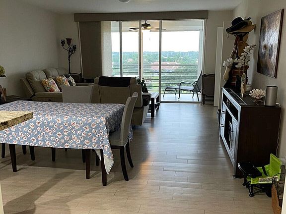 5th image of 3507 Oaks Way APT 601