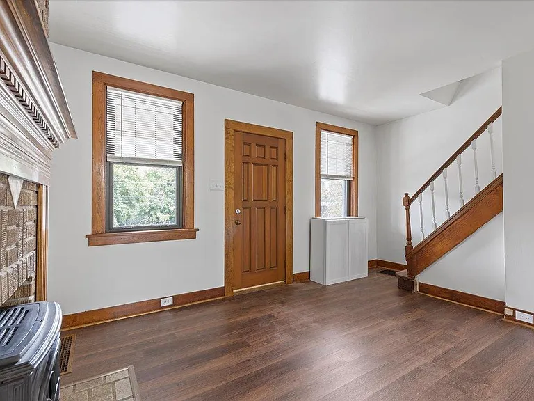 3033 Brentwood Ave — Photo 6