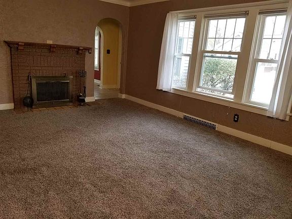 3rd image of 2604 W Kenwood Ave