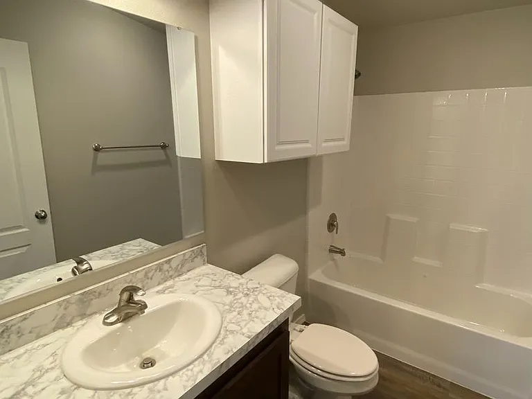253 W Main St — Photo 13