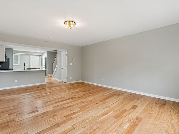 5th image of 1473-A N Van Dorn St #B