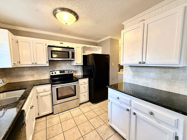 955 Ridgepoint Ct — Photo 9