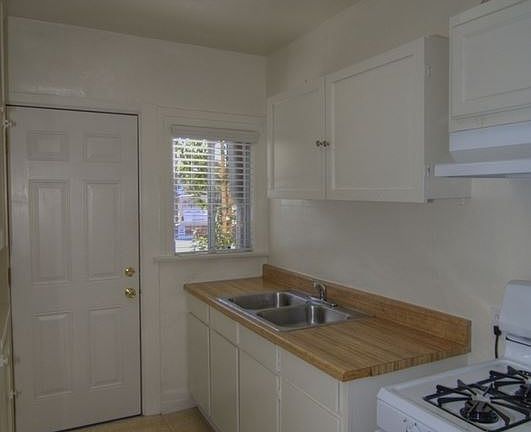 3rd image of 304 19th St
