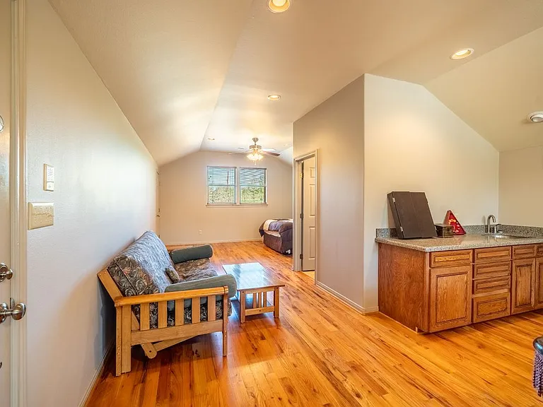 103 Rolling Hills Dr — Photo 13