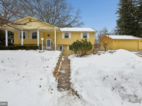 3062 Woodlark Ln, Eagan, MN 55121