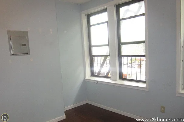 Rented by Realty 2000 Corp | media 16