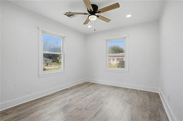 327 Wainwright Dr — Photo 13